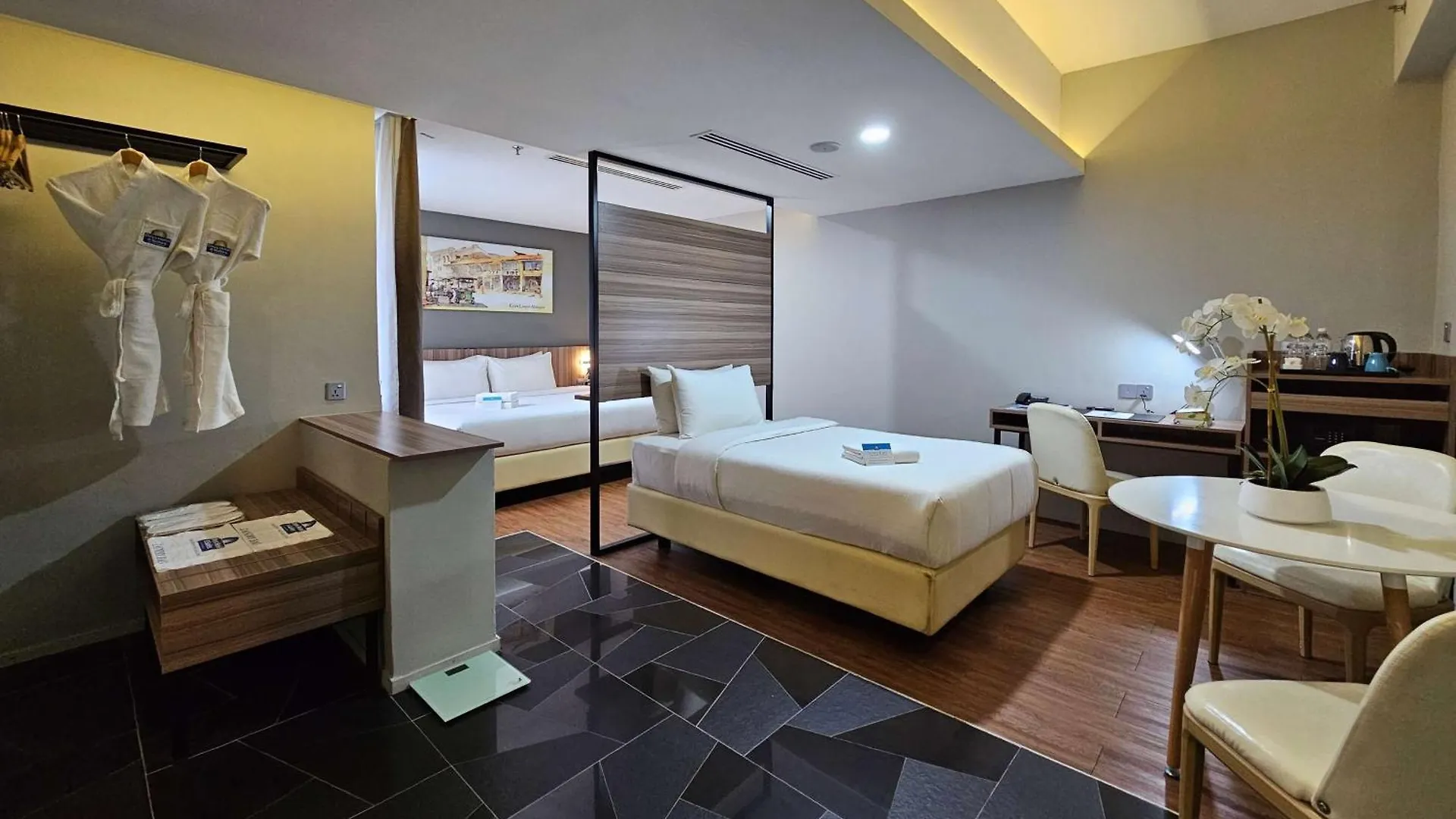 Days Hotel & Suites By Wyndham Kl - Chan Sow Lin Mrt Or Lrt Kuala Lumpur